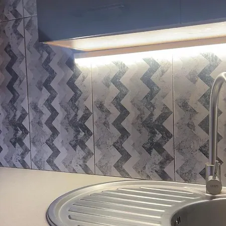 아파트 Wood-house